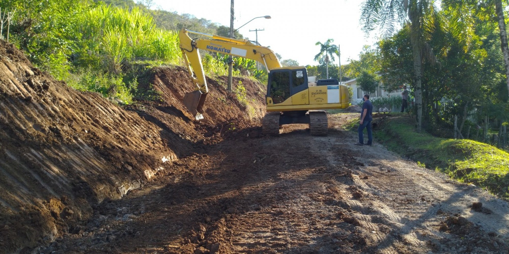 Calçamento é uma parceria entre moradores e Administração Municipal Calçamento é uma parceria entre moradores e Administração Municipal
