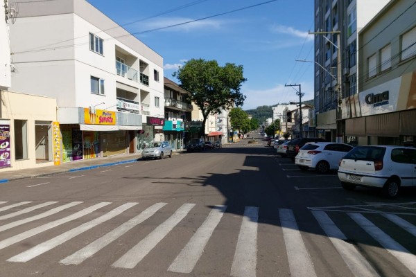 Comércio de Encantado é um dos que poderá funcionar na próxima quinta-feira 