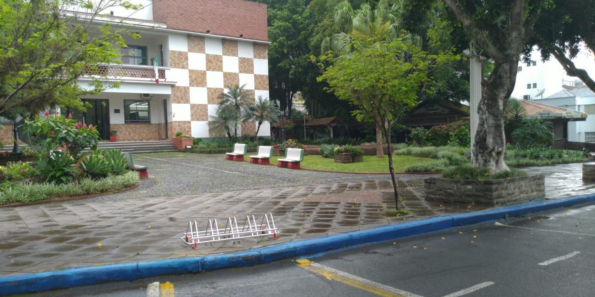 Ao todo serão dez com cinco vagas cada Ao todo serão dez com cinco vagas cada