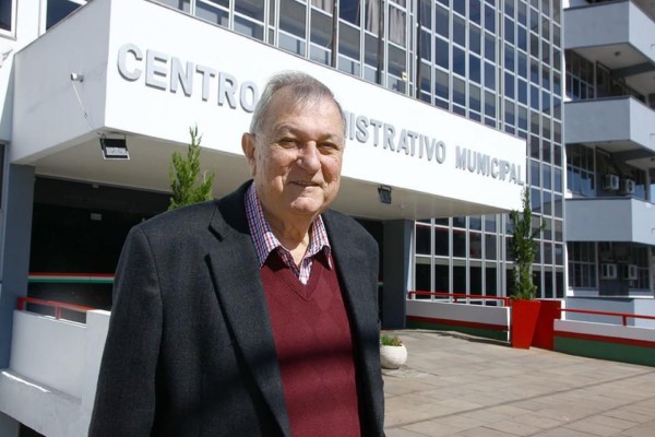 Cortejo ocorre após o velório 