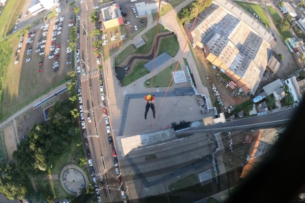 A 80 metros de altura