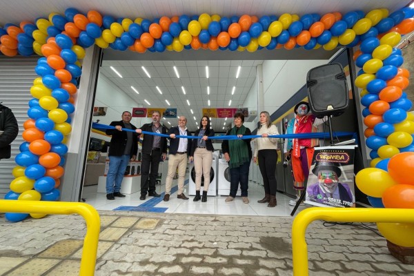 Lojas Colombo inaugura unidade em Roca Sales