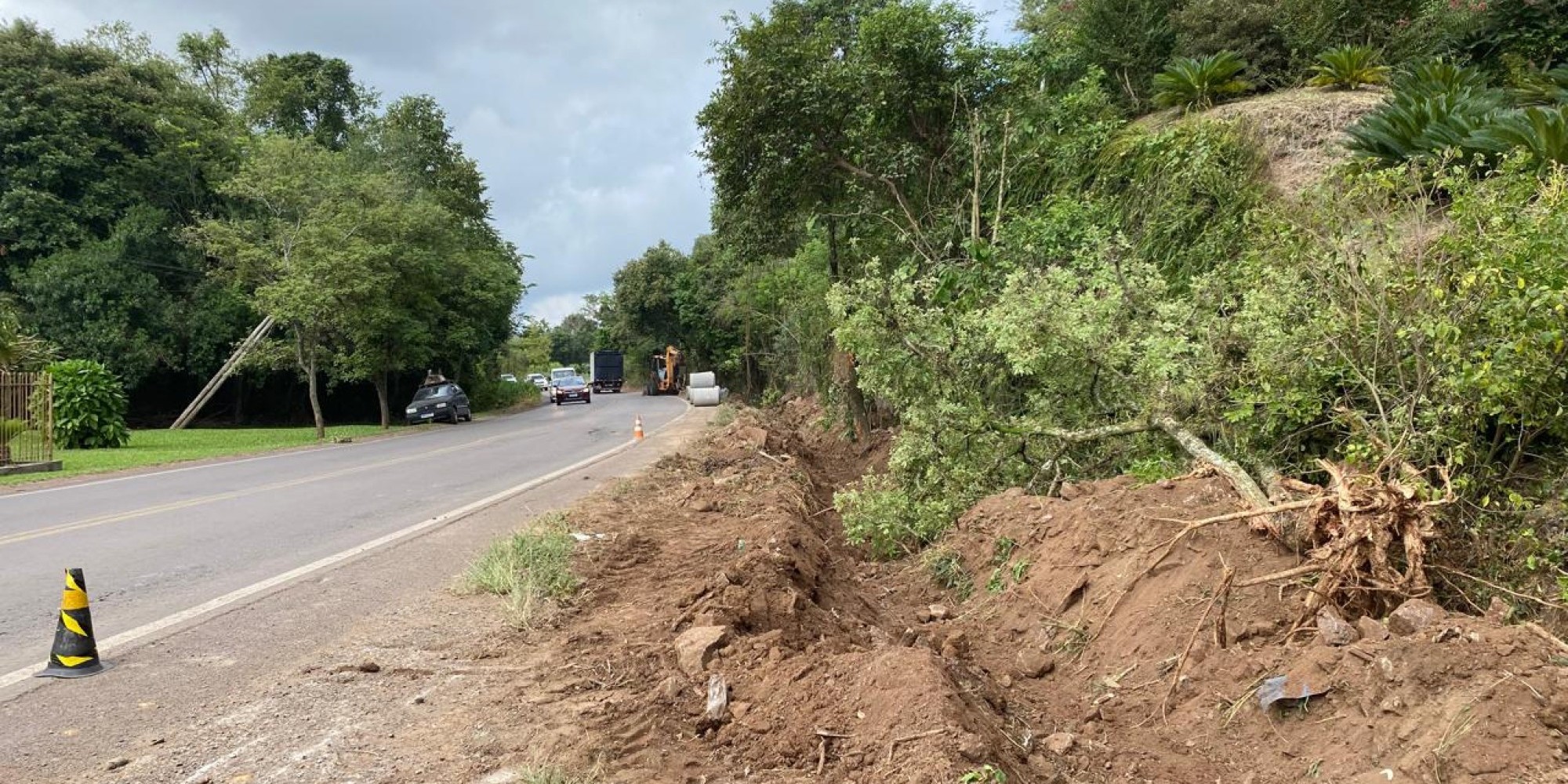 A obra atende a uma demanda da comunidade, com o objetivo de oferecer mais segurança para ciclistas e pedestres
