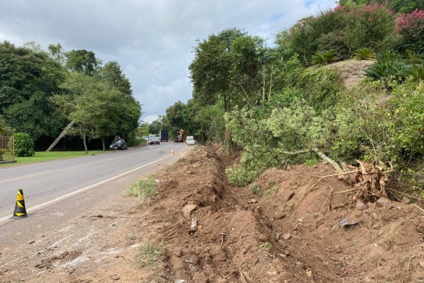 A obra atende a uma demanda da comunidade, com o objetivo de oferecer mais segurança para ciclistas e pedestres