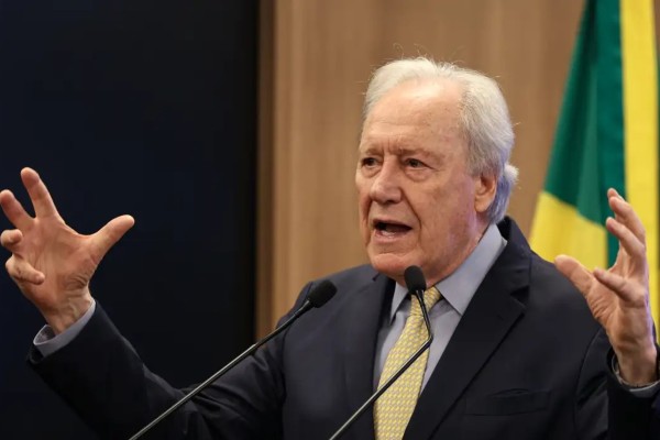 Apresentado pelo ministro da Justiça Ricardo Lewandowski nesta quarta-feira (22), o Projeto de Lei Antifacção aumenta punições, cria modalidade qualificada e permite gravação de conversas de presos com advogados mediante autorização judicial.