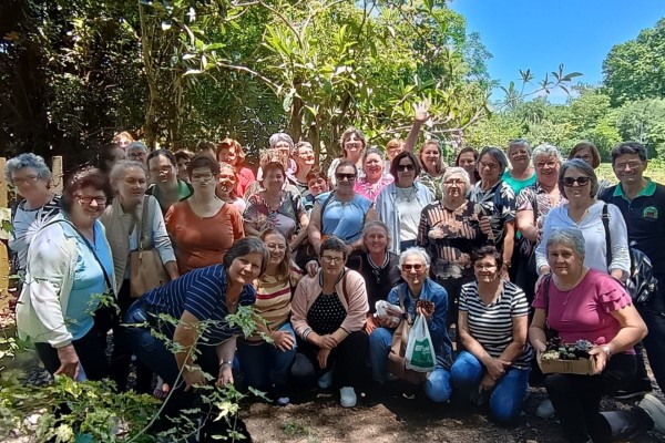 Passeio destacou patrim&ocirc;nio, artesanato, ervateiras e belezas naturais da regi&atilde;o.
