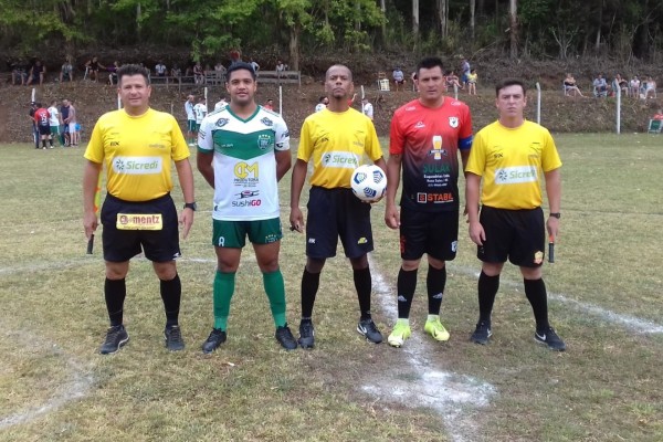 Clube da Linha Júlio de Castilhos vence novamente e lidera o campeonato Municipal