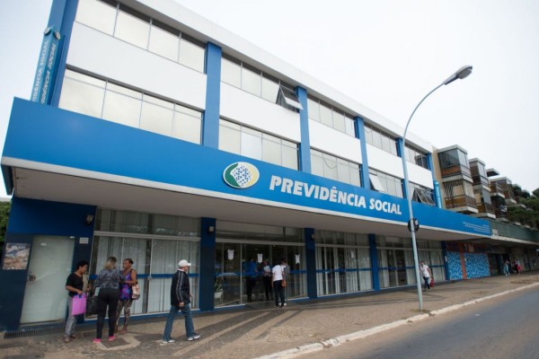 Agências do INSS retomam atendimento presencial nesta segunda