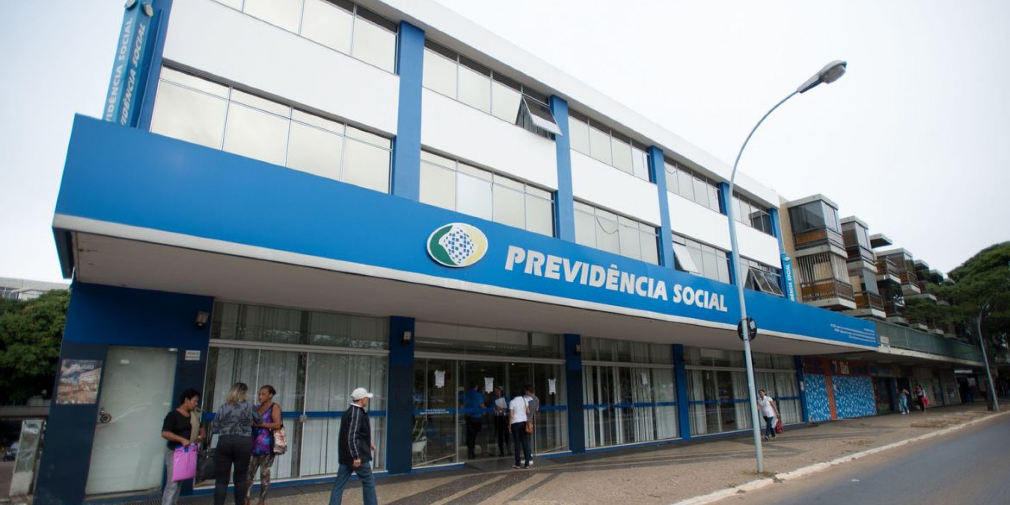 Agências do INSS retomam atendimento presencial nesta segunda