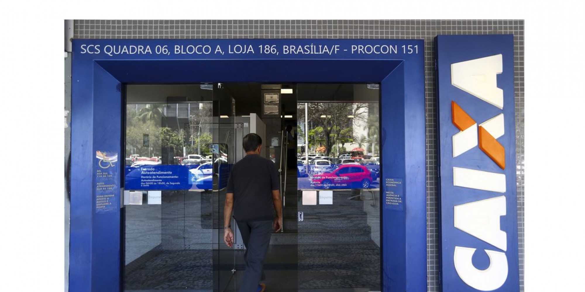 Trabalhadores nascidos em março podem sacar auxílio emergencial