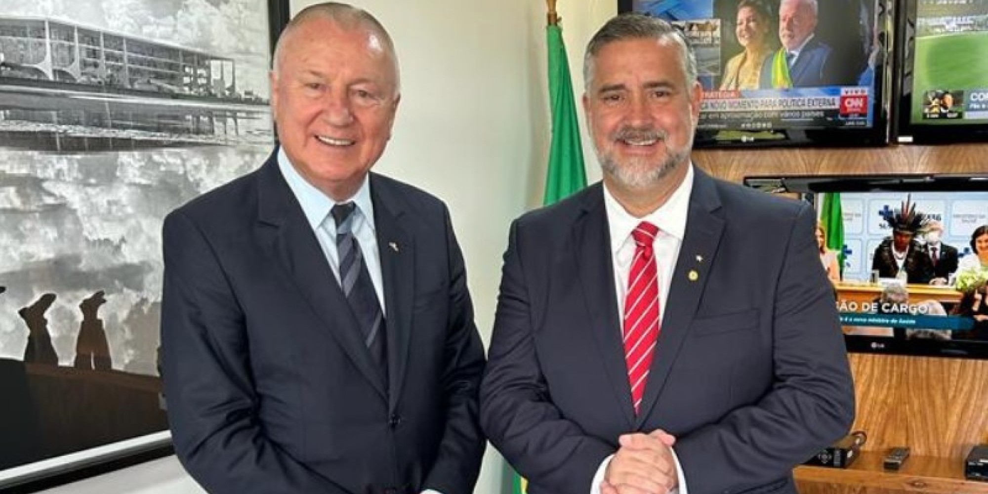 Posse do novo Ministro da Secretaria de Comunicação é prestigiada pelo presidente da AGERT