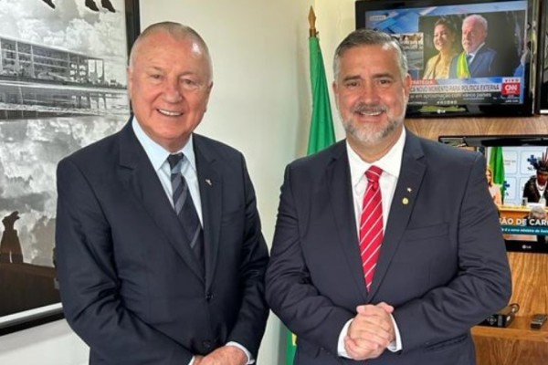 Posse do novo Ministro da Secretaria de Comunicação é prestigiada pelo presidente da AGERT