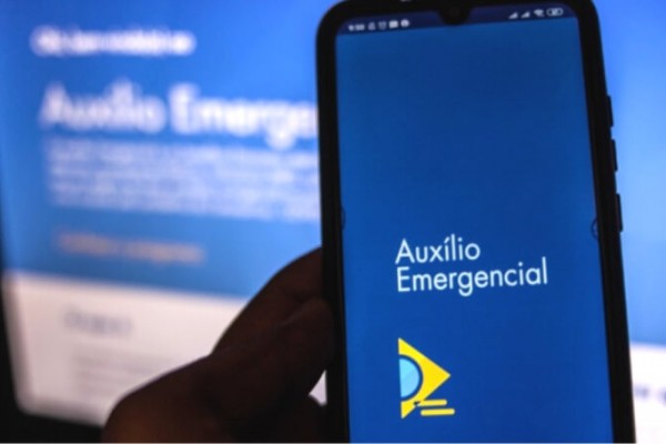  Previsão inicial era que o Auxílio Emergencial fosse pago no valor mensal de R$ 600 pelo período de três meses