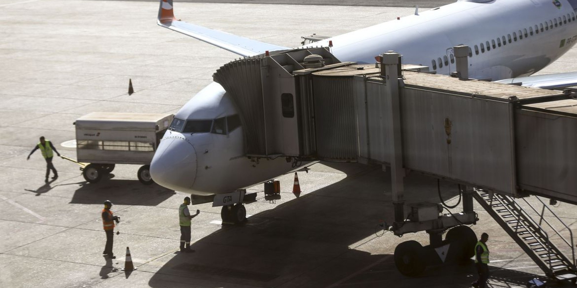 A orientação para os passageiros afetados é de que entrem em contato com as companhias aéreas. A orientação para os passageiros afetados é de que entrem em contato com as companhias aéreas.
