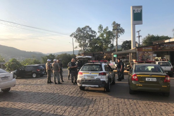 Trio que pretendia assaltar supermercado é preso em Encantado