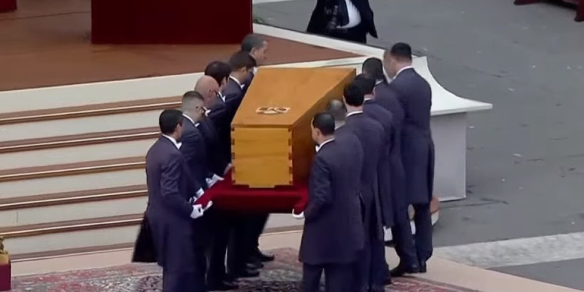 Francisco celebra funeral de Bento XVI: “Que sua alegria agora seja completa”