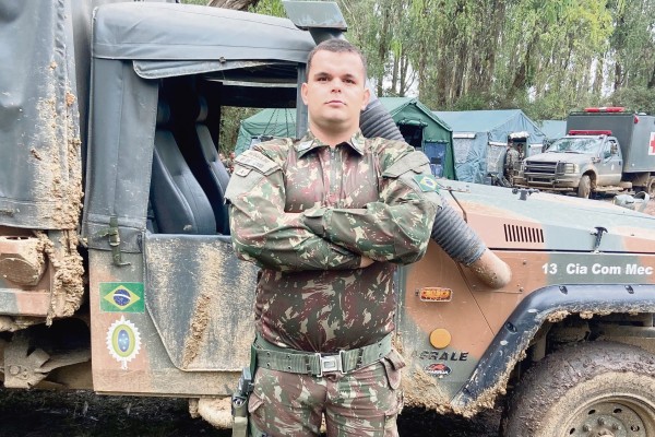 “O exército é uma grande família”