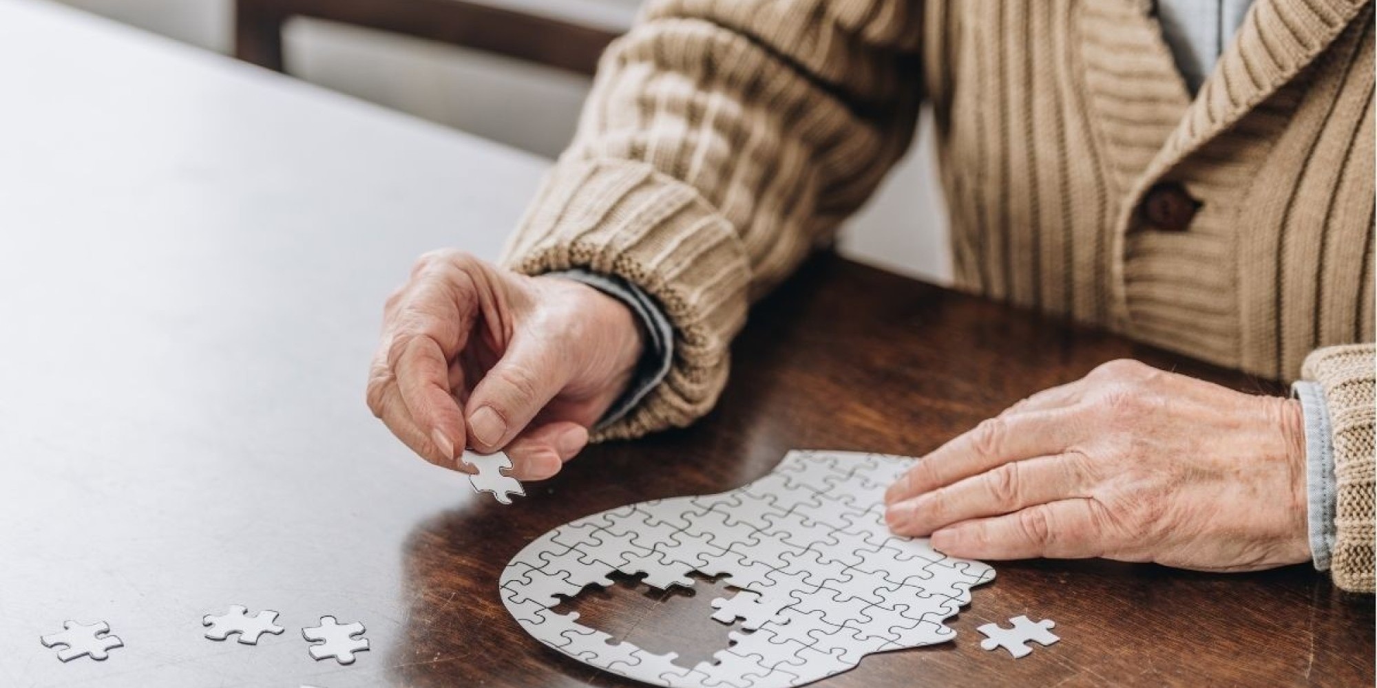 Droga retarda avanço do Alzheimer em 60% nos estágios iniciais da doença, indicam testes 
