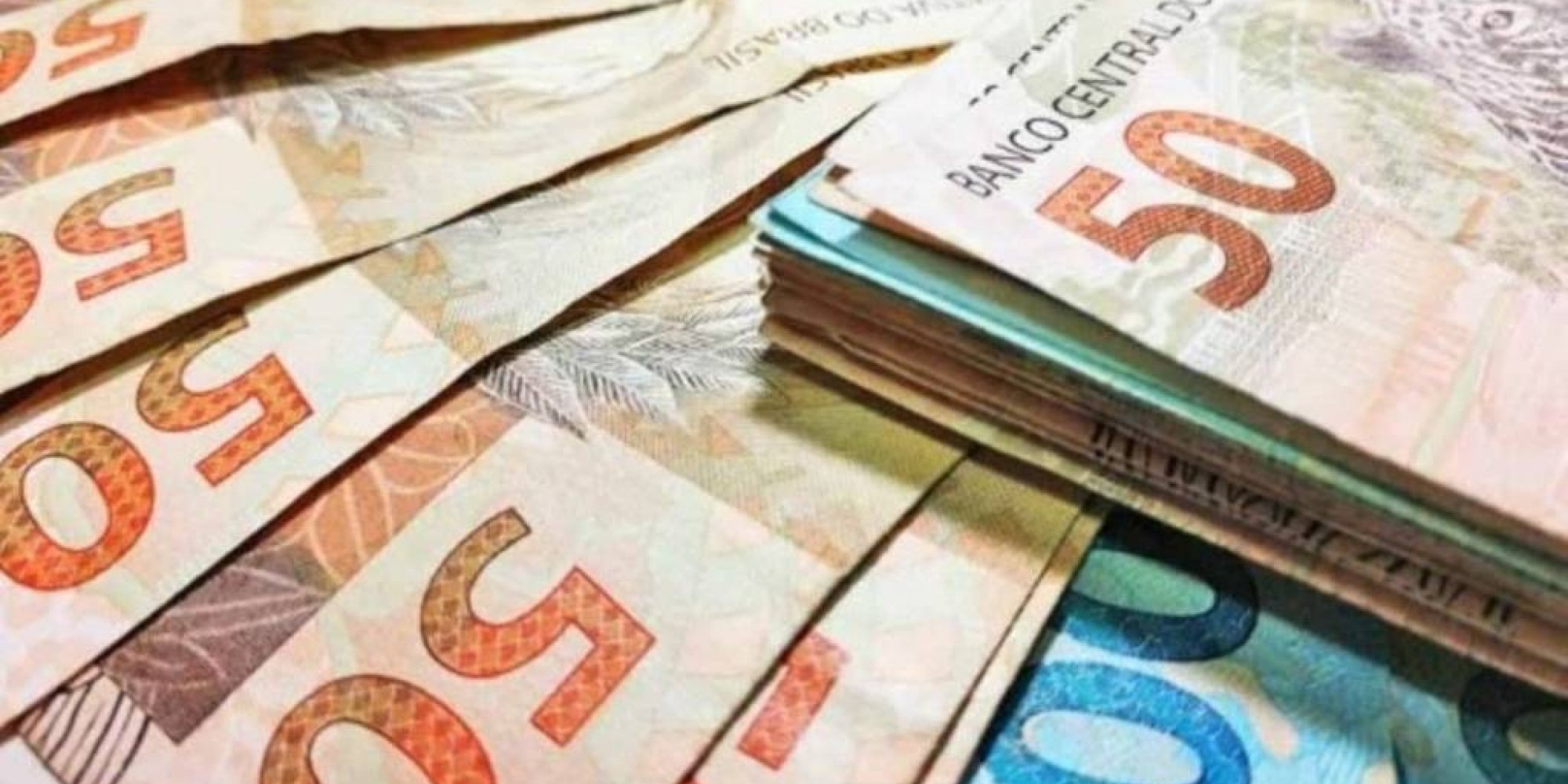 Um dos fatores para esse resultado é o desemprego e a informalidade Um dos fatores para esse resultado é o desemprego e a informalidade