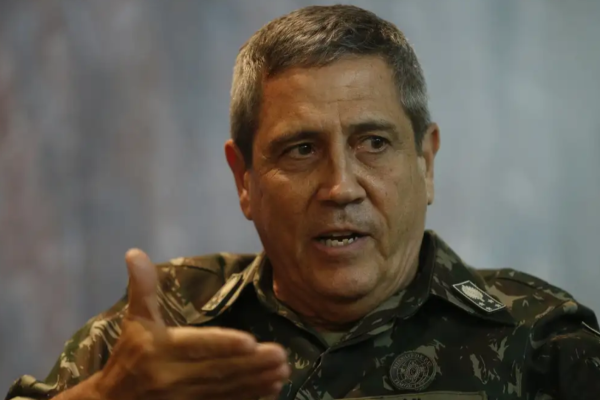 Ex-candidato a vice-presidente na chapa de Jair Bolsonaro em 2022, Braga Netto ocupou os cargos de ministro-chefe da Casa Civil e ministro da Defesa.
