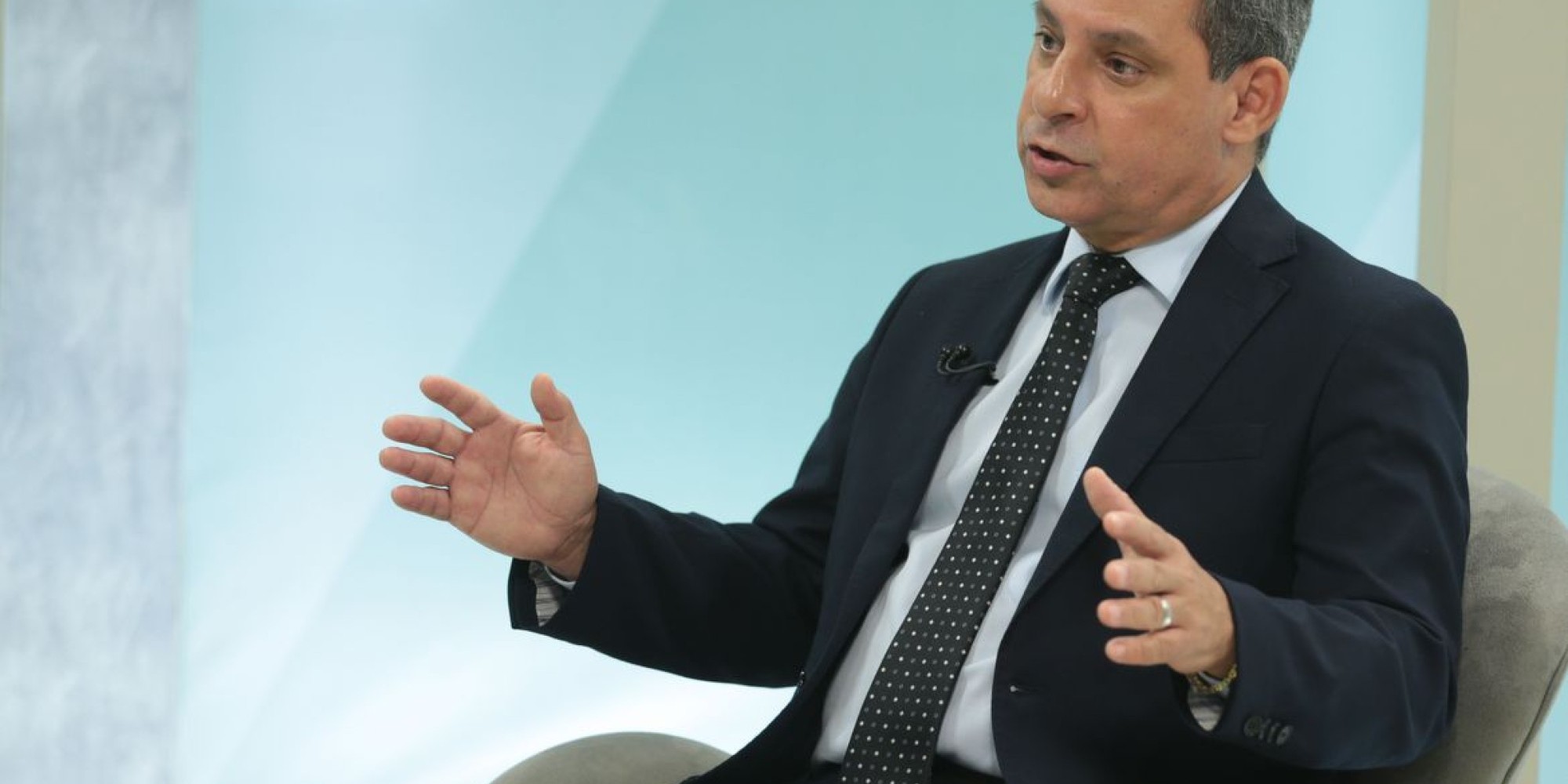 Ele também renunciou ao cargo de membro do Conselho de Administração