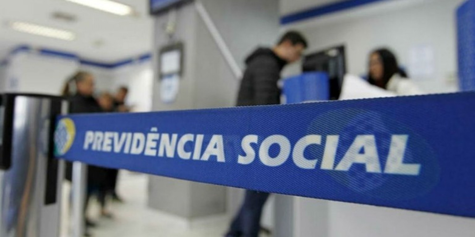 Somente segurados agendados serão atendidos, por meio de marcações feitas pelo Meu INSS ou Central 135 Somente segurados agendados serão atendidos, por meio de marcações feitas pelo Meu INSS ou Central 135