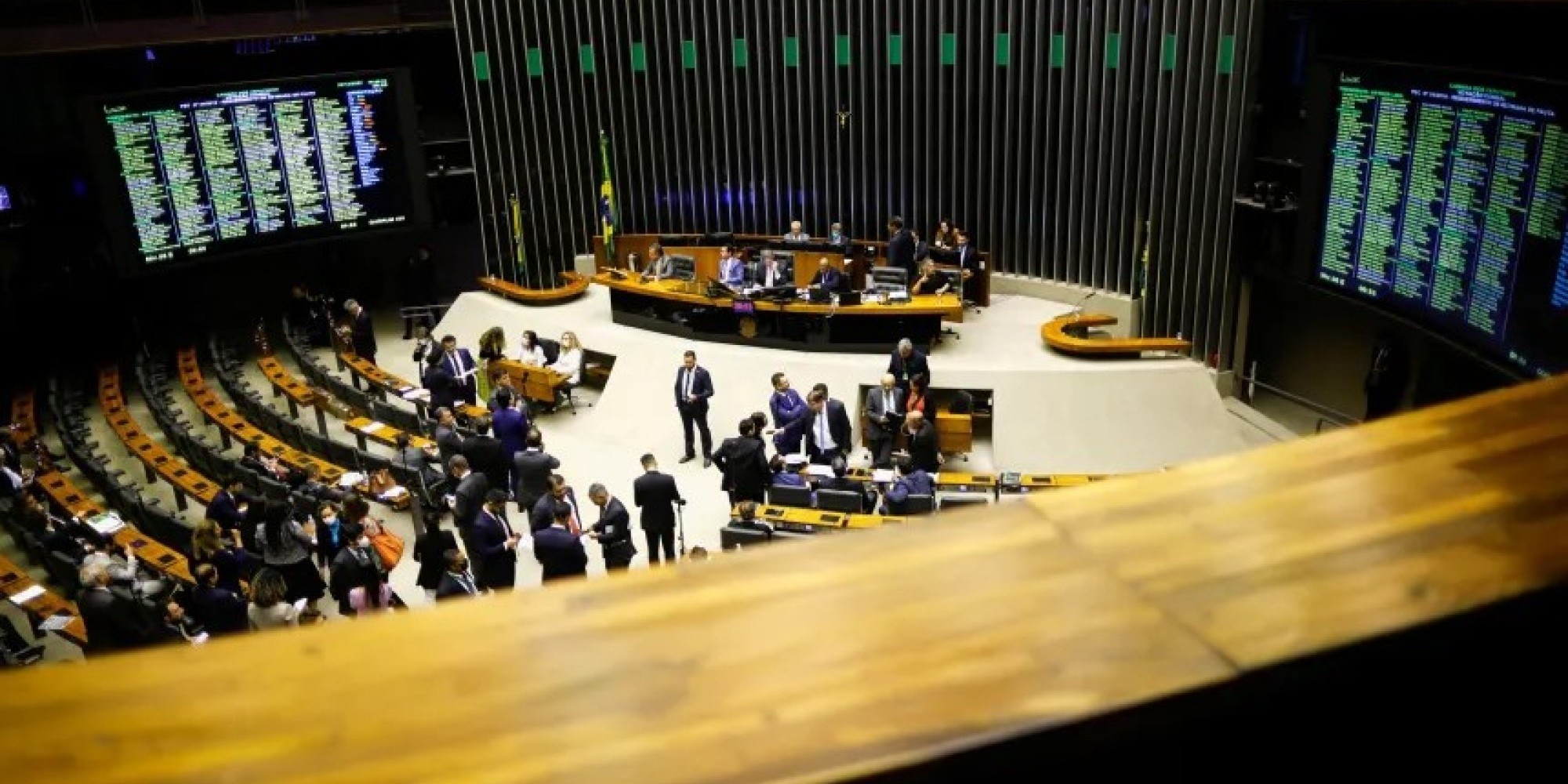 Projeto que torna crime discriminar políticos é aprovado pela Câmara 