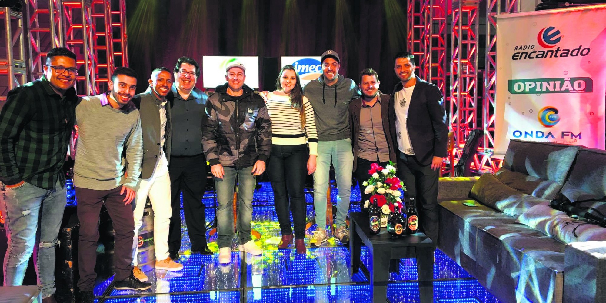 Célio e Banda animaram a noite e os comunicadores interagiram com os internautas Célio e Banda animaram a noite e os comunicadores interagiram com os internautas