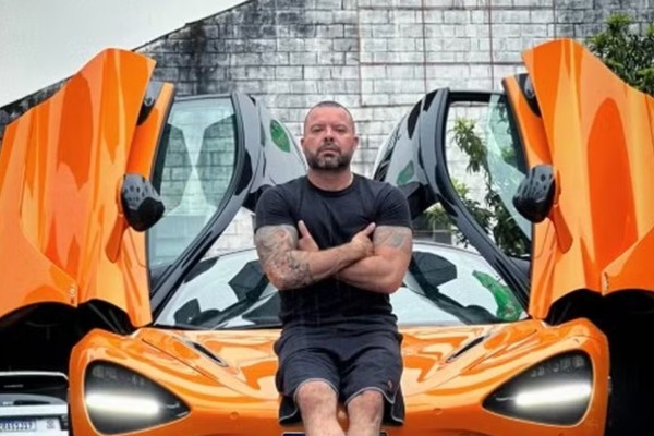 Influenciador e empresário morre após anestesia geral para fazer tatuagem