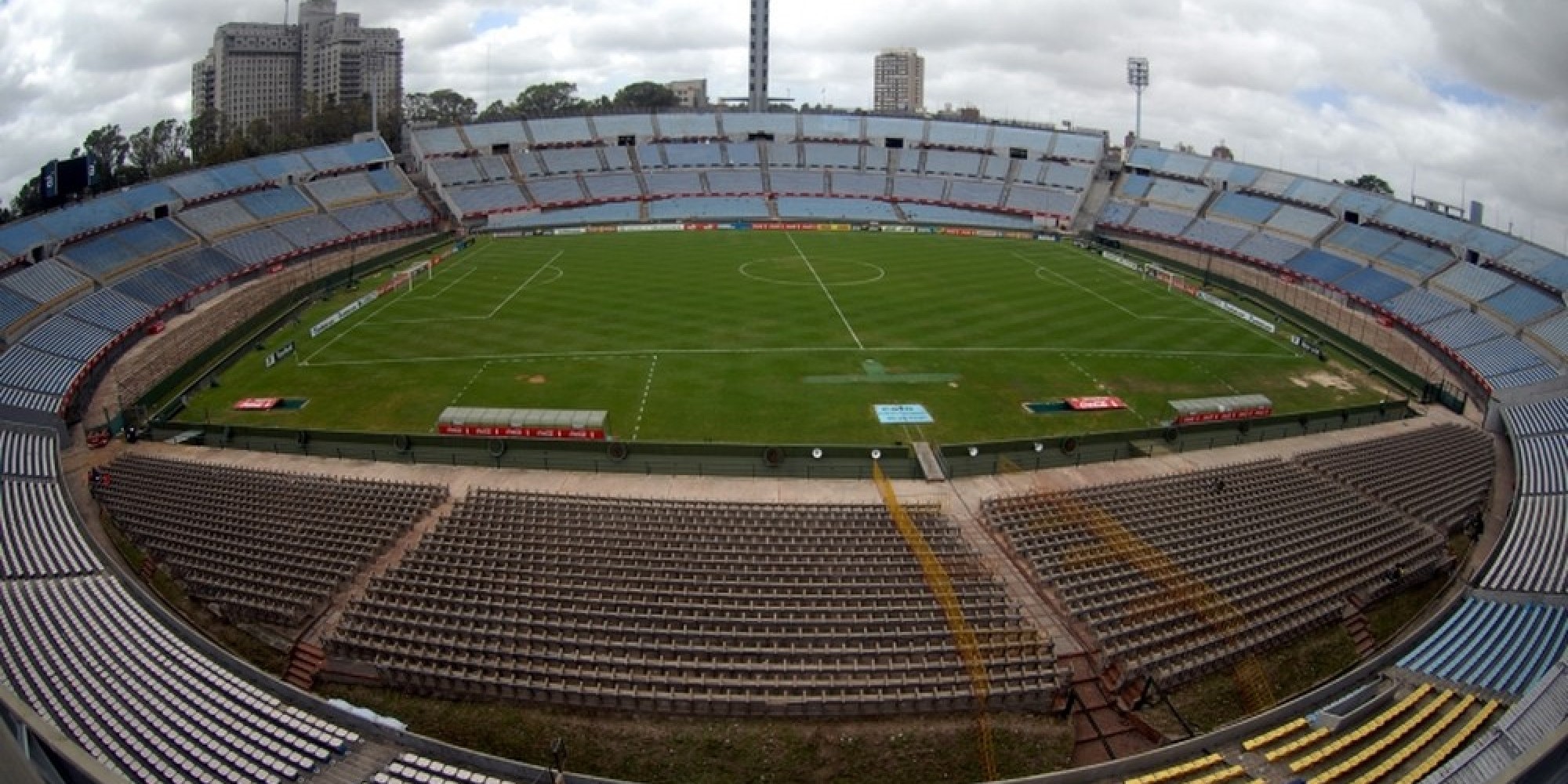 Partida ocorre no estádio Centenário Partida ocorre no estádio Centenário
