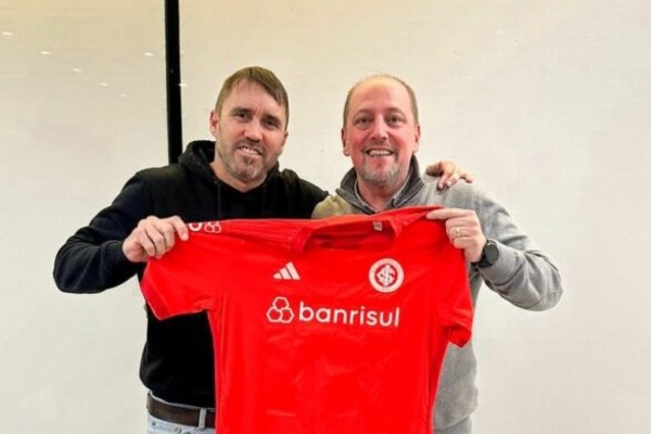 Ele assina contrato até o final da temporada 2023.