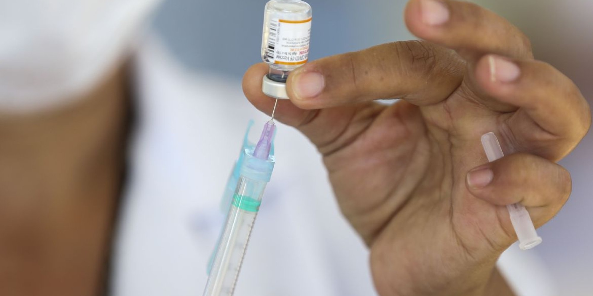 75% receberam a primeira aplicação e 15% a dose de reforço