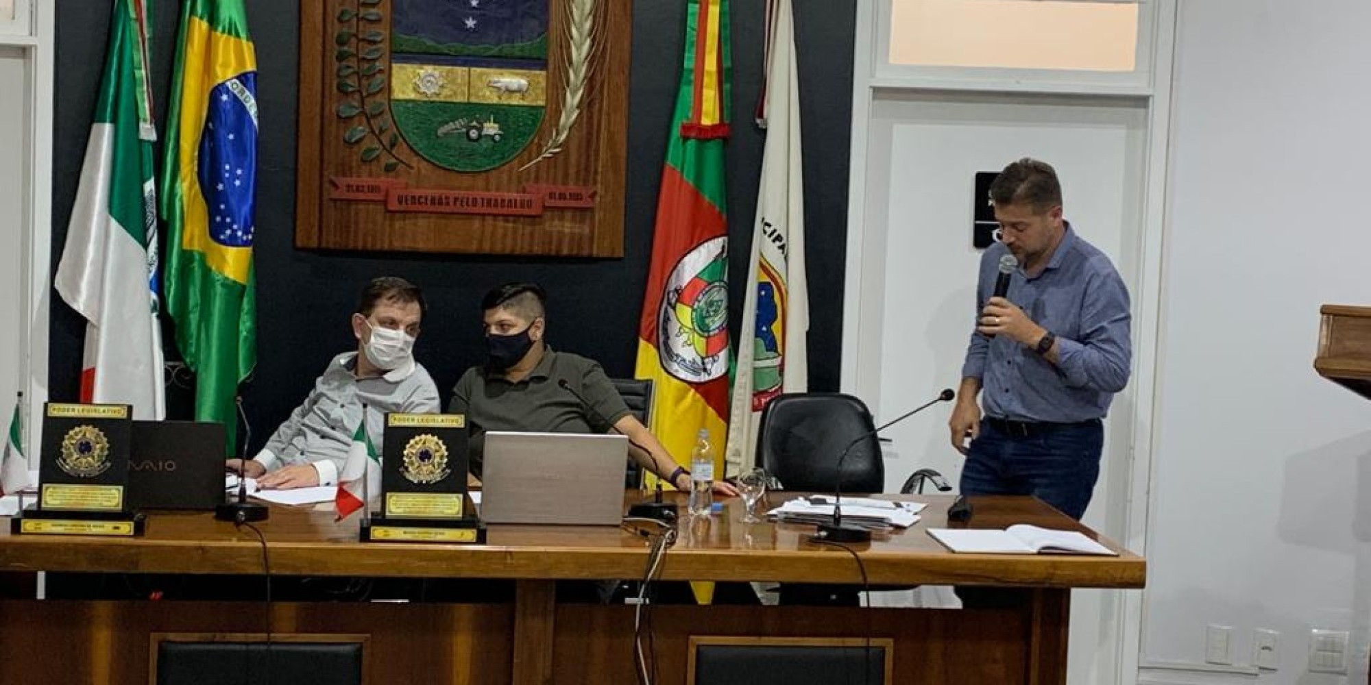 Prefeito Jonas Calvi argumenta que o ajuste no modelo de financiamento representa economia para Encantado