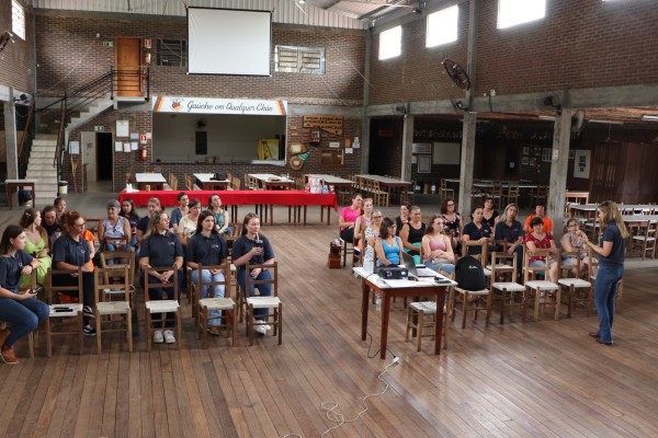 Projeto Dálias do Campo reúne associadas 
