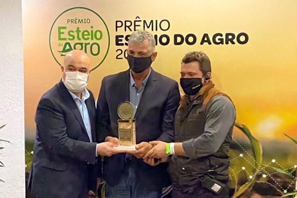 Piccinini recebeu o prêmio durante a Expointer 