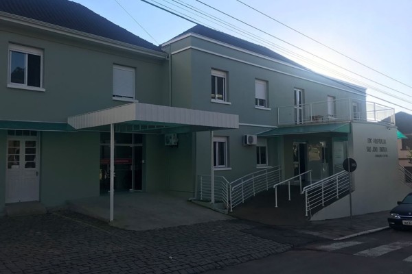 Homem está internado no hospital da cidade