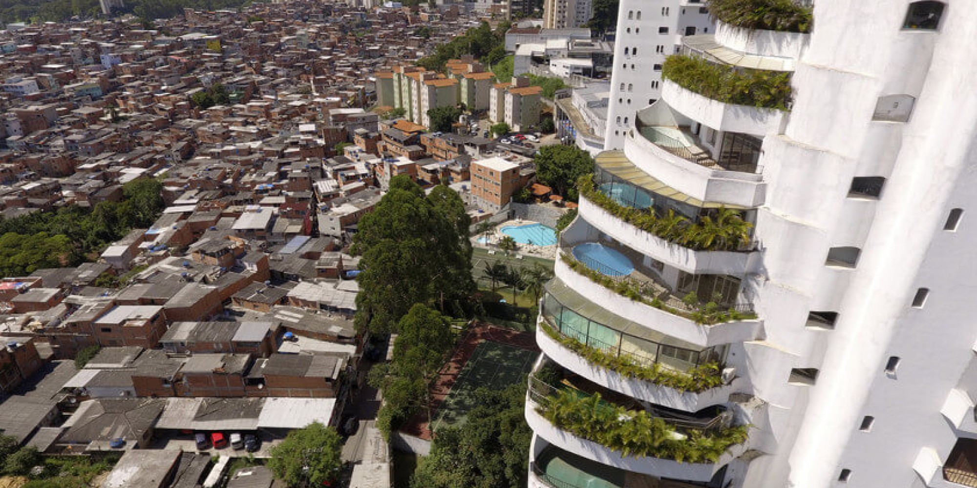 Em todos os eixos, a diretriz principal é elevar a renda e a qualidade de vida da população brasileira com redução das desigualdades sociais e regionais