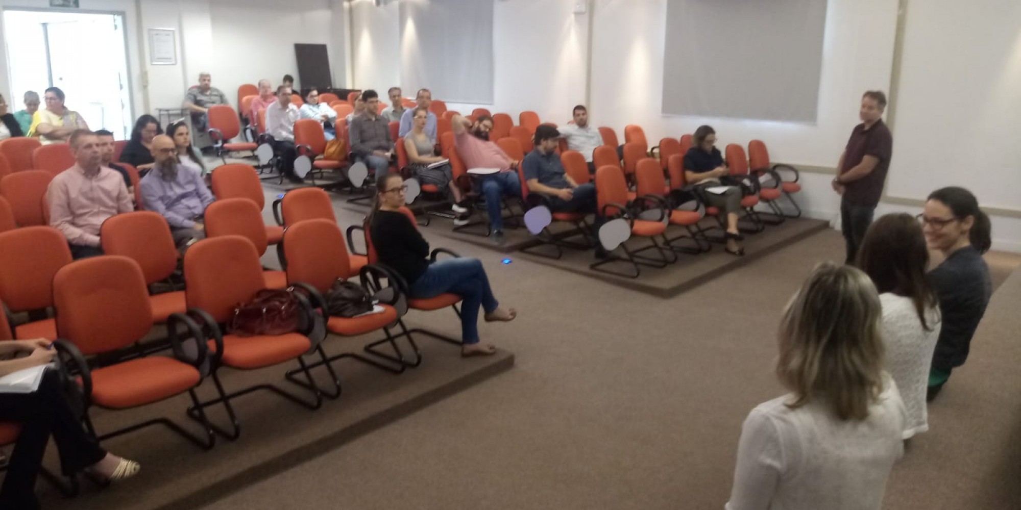 Dia foi marcado por reuniões com hospitais e secretarias da saúde