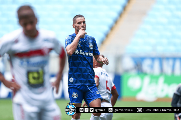 Thiago Neves marcou o gol do empate, o primeiro dele pelo Grêmio