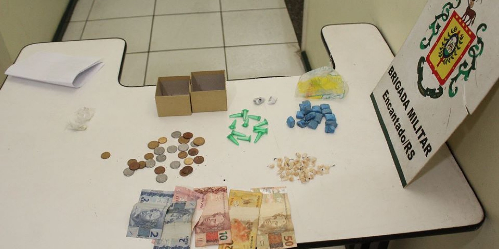 Materiais foram apreendidos com homem de 29 anos Materiais foram apreendidos com homem de 29 anos