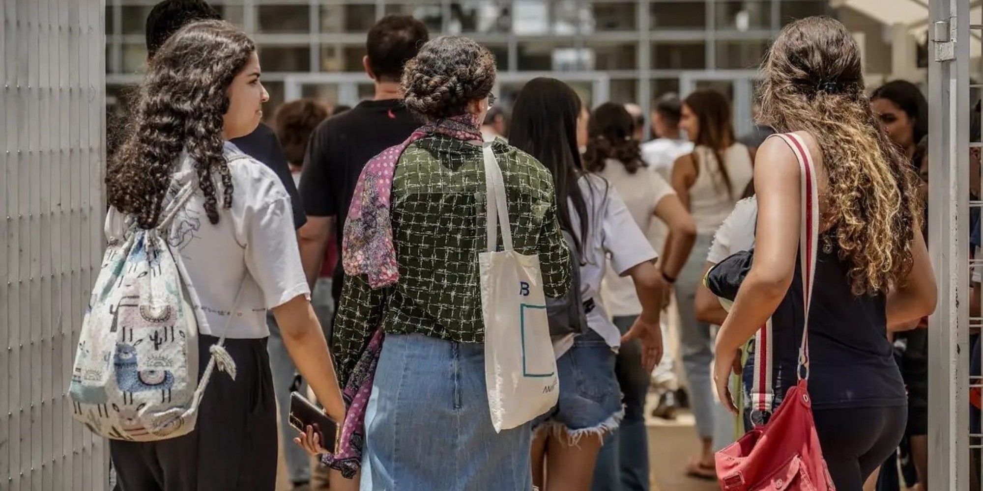 Interessados devem fazer o pedido na Página do Participante. Interessados devem fazer o pedido na Página do Participante.