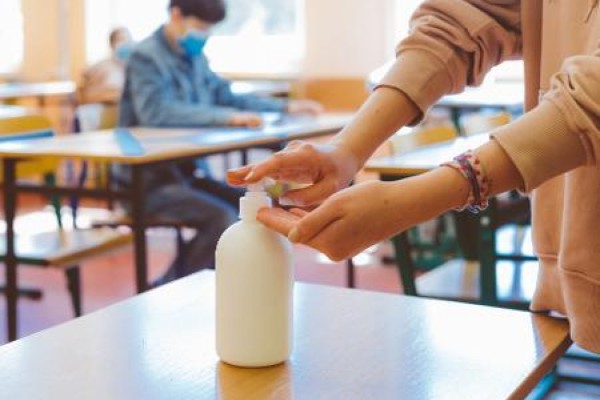 Calendário letivo de 2021 também prevê aulas aos sábados