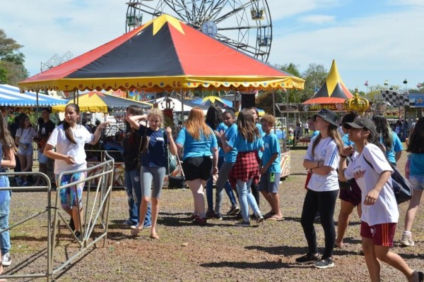 Inscrições abertas para escolas agendarem visita gratuita à Expovale + Construmóbil 2024