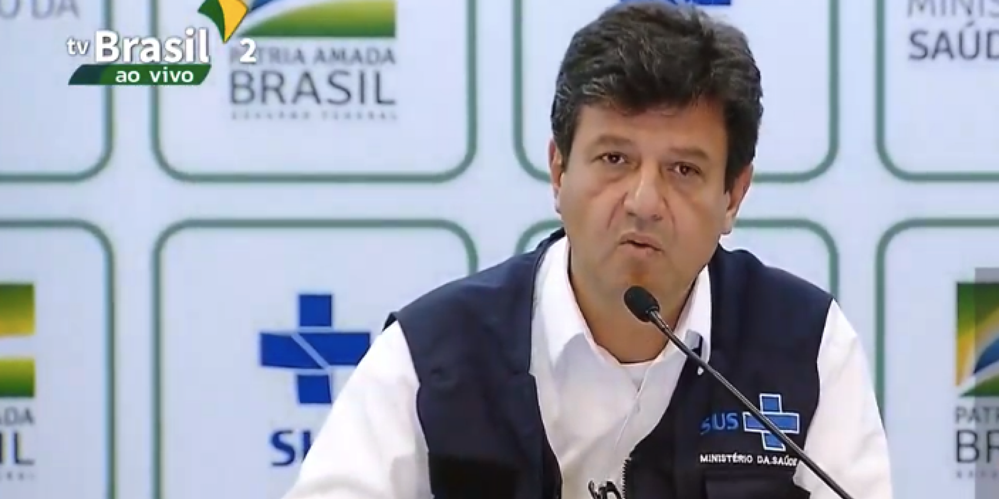 O ministro da Saúde, Luiz Henrique Mandetta, aconselha que quem comprou cloroquina sem prescrição médica deve devolver medicamento