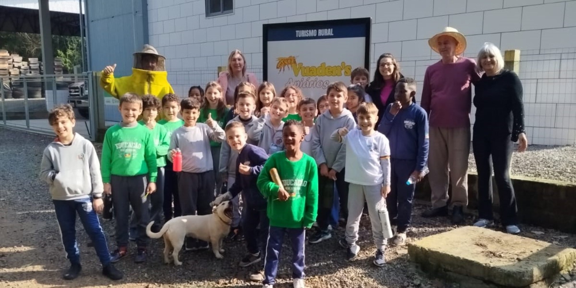 Projeto sobre abelhas, desenvolvido por alunos do 3º ano, é selecionado para representar Encantado e a 3ª CRE na etapa estadual em Porto Alegre. Projeto sobre abelhas, desenvolvido por alunos do 3º ano, é selecionado para representar Encantado e a 3ª CRE na etapa estadual em Porto Alegre.