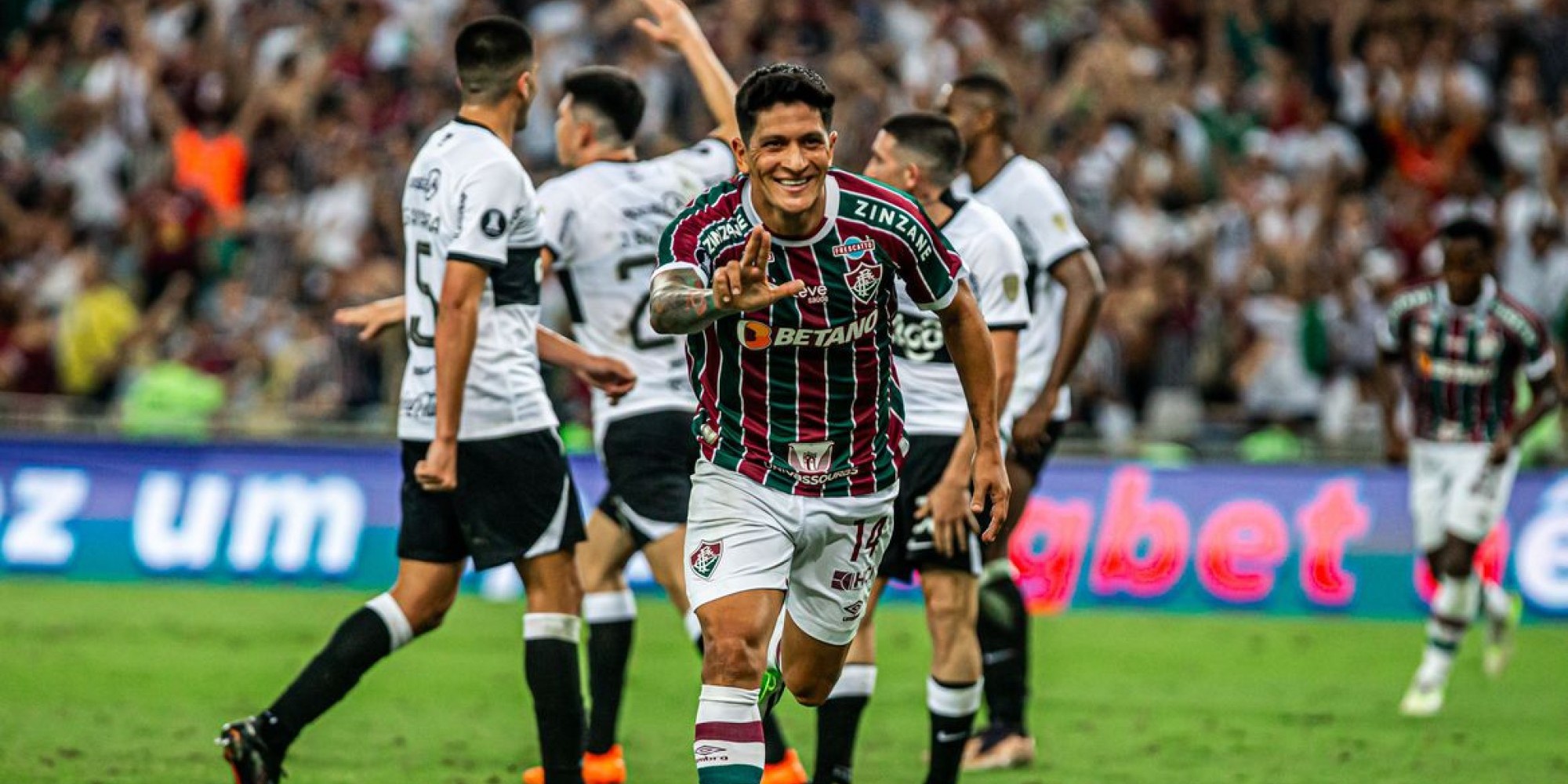 Tricolor Carioca abre boa vantagem na luta por vaga na semi da competição. Tricolor Carioca abre boa vantagem na luta por vaga na semi da competição.