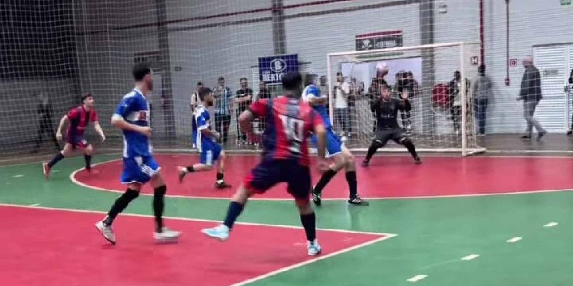 Nacional e Ouro Verde já garantiram classificação na categoria Livre, enquanto Serrano, Lago Azul e Costi brigam pelas duas vagas restantes; Sub-16 tem confrontos semifinais definidos e Veteranos conhecerão classificados nesta quinta (18).