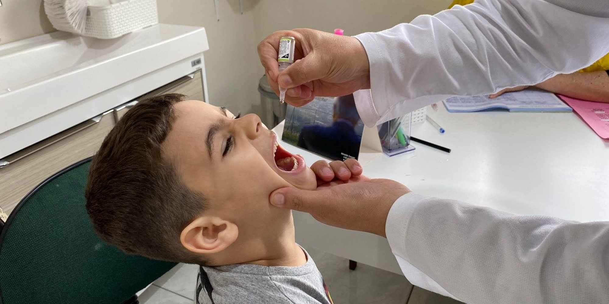 O atendimento ocorreu na Sala de Vacinas, em horários estendidos e até nos finais de semana