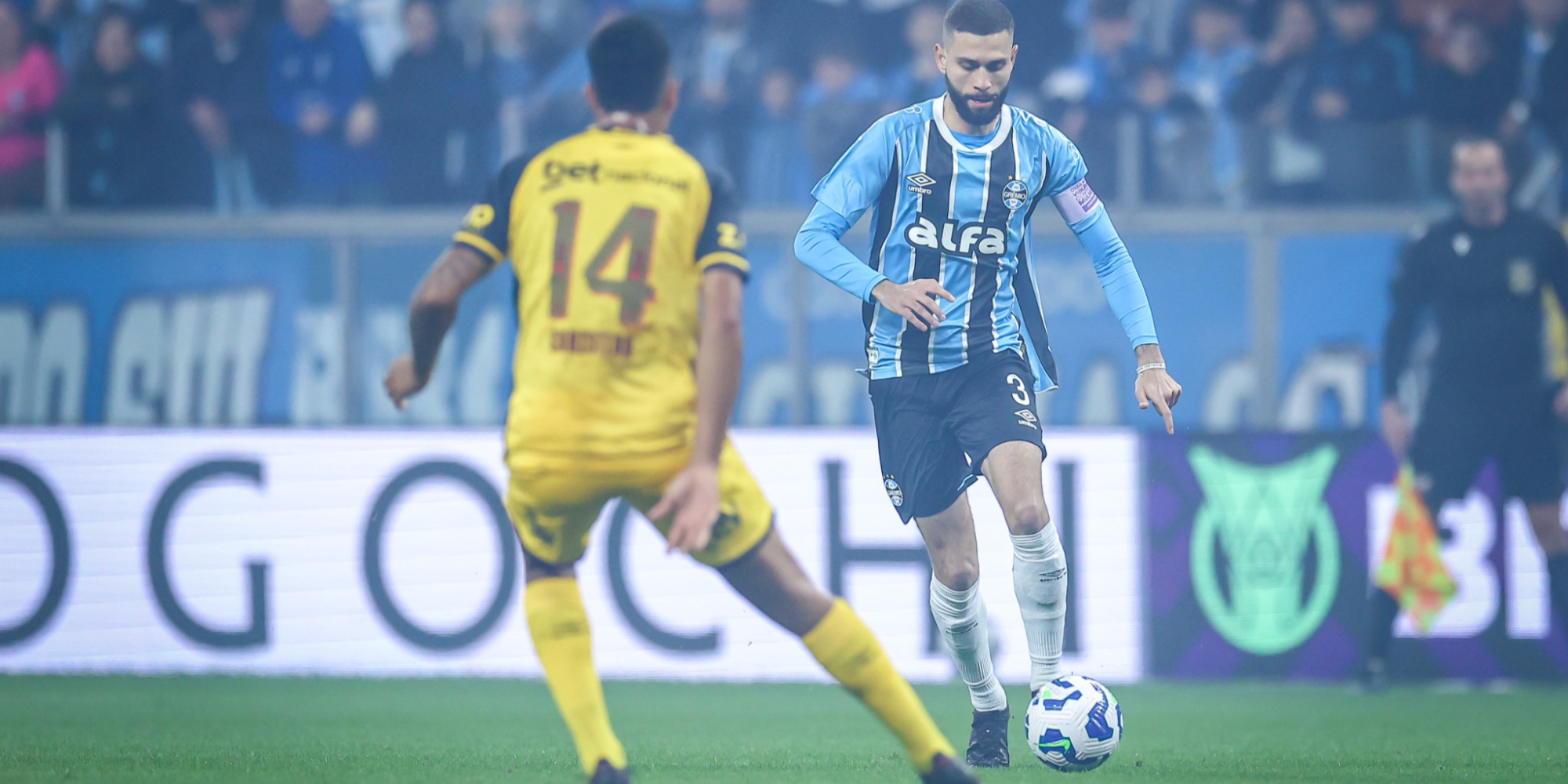 Matheusinho marcou o gol da primeira vitória da equipe pernambucana no Brasileirão. Mais de 35 mil torcedores vaiaram o Tricolor, que segue com 20 pontos e encara o Atlético-MG no próximo domingo (17). Mano Menezes segue no comando da equipe.