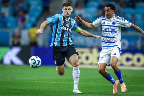 O Tricolor foi superado por 1 a 0 em Porto Alegre, na noite desta quarta-feira (5), e o técnico Mano Menezes lamentou a falta de maturidade da equipe.